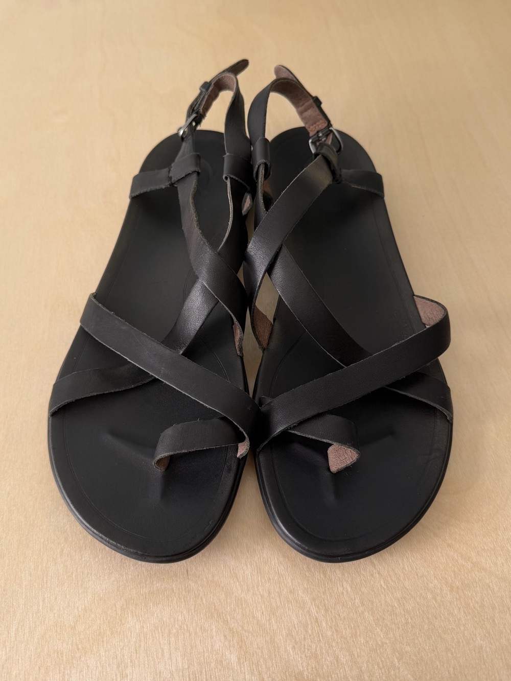 Olukai Upena Black Leather Sandals Women’s Size 10
